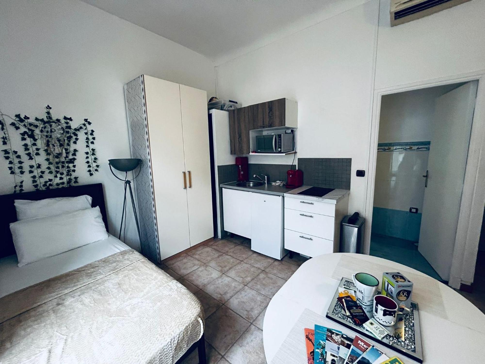 Lovely Studio Air Conditonned City Center Nice Exterior photo